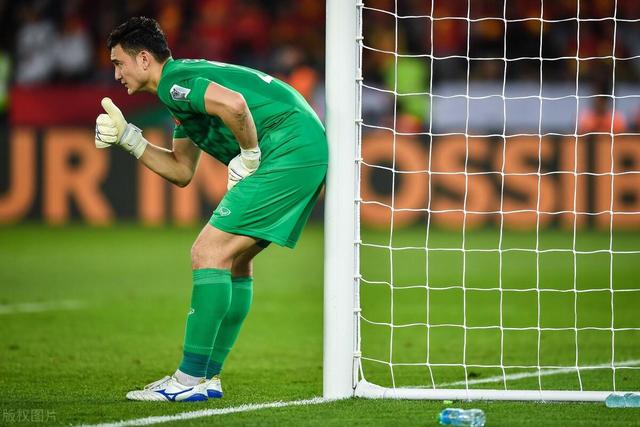 拜仁提前四轮卫冕德甲 向“六冠王”迈进